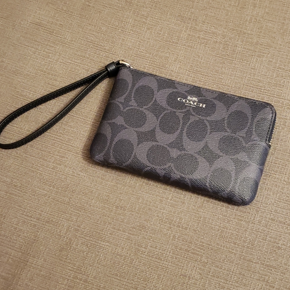 Coach Wristlet - Picture 2 of 4